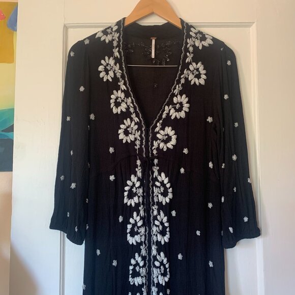 Free People Fable Black/White Embroidered Flowers Midi Dress Whimsy M - Picture 2 of 4